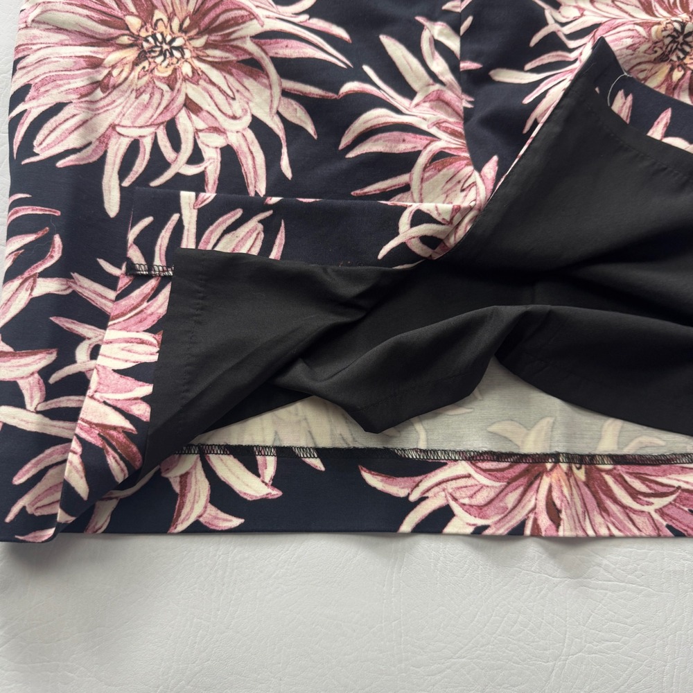 Ann Taylor Factory Floral Pencil Skirt Navy Pink Chrysanthemum Size 8 536-A28256 - Picture 9 of 10